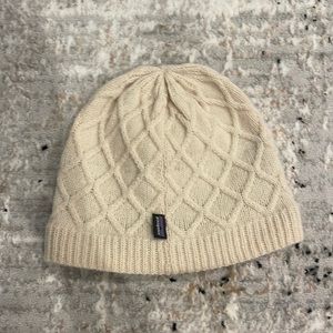 Women’s Patagonia Beanie. Cream.